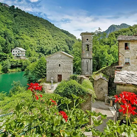 Amazing In Borghetto Santo Spirit Appartement *